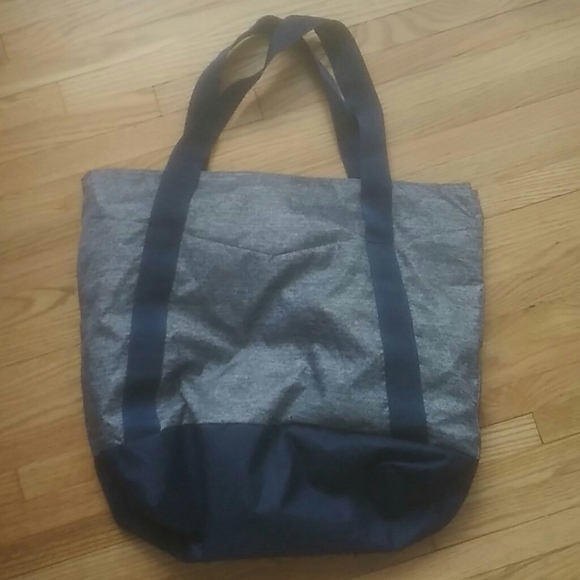 Limited Edition Adidas Lifestyle Tote Bag - Picture 2 of 4